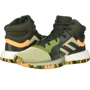 - New Adidas Marquee Boost Basketball boys Shoes  Size 5.5  Camo High Top